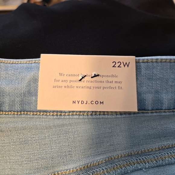 NYDJ Ankle Jeans Light Wash Size 22W Lift & Tuck MARILYN Straight Stretch NWT - Picture 9 of 9